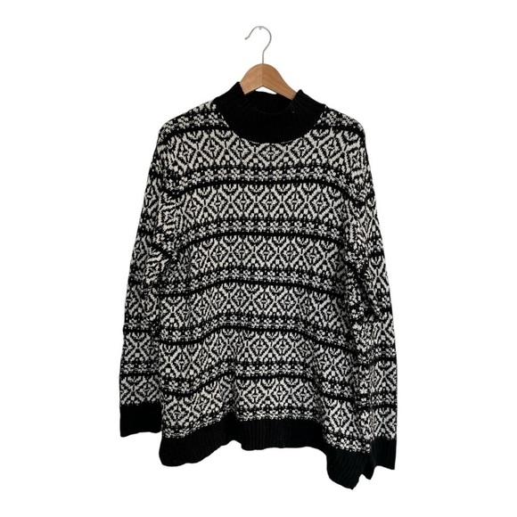 Joe Fresh Sweaters - Joe fresh Black and White Patterned Sweater size 1x